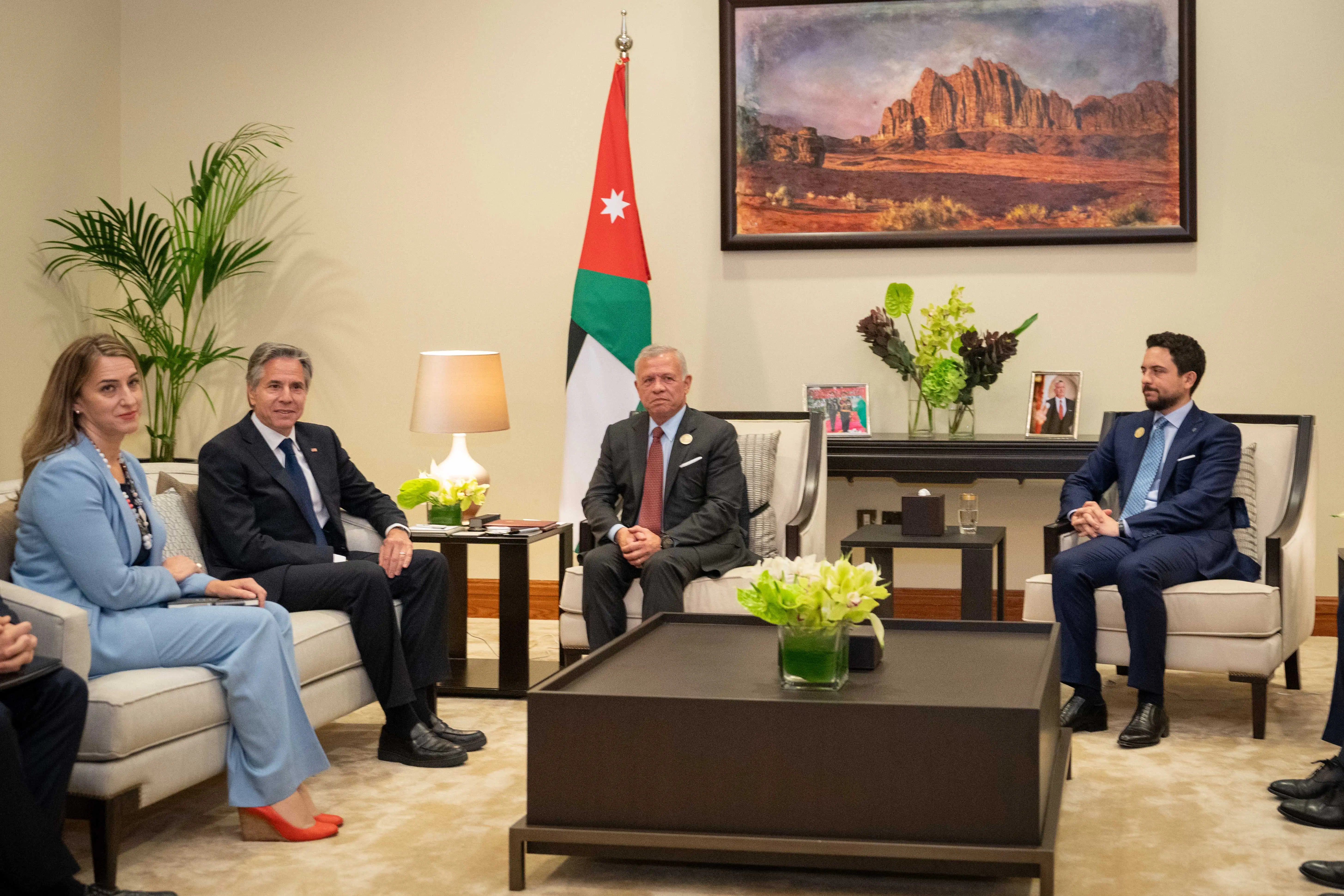 King meets Blinken, urges stepping up efforts to stop deteriorating humanitarian situation in Gaza