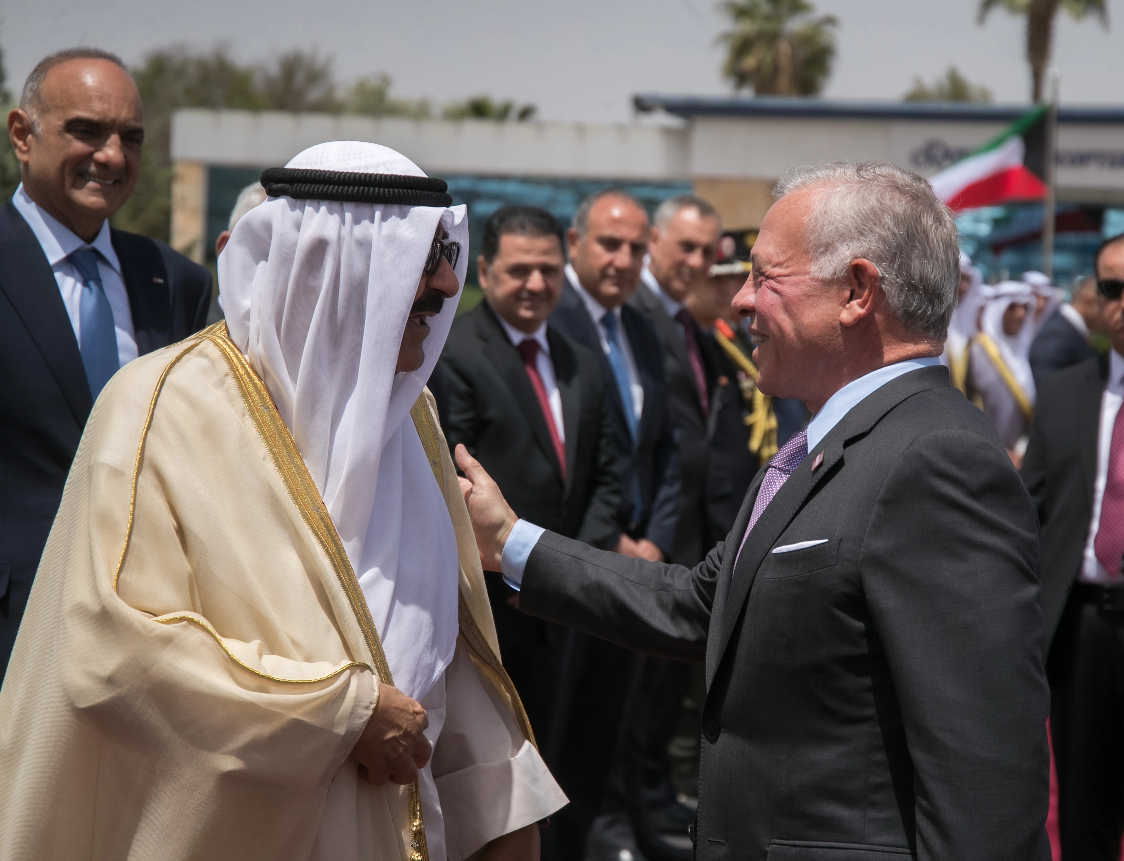 King bids farewell to Kuwait emir at conclusion of state visit
