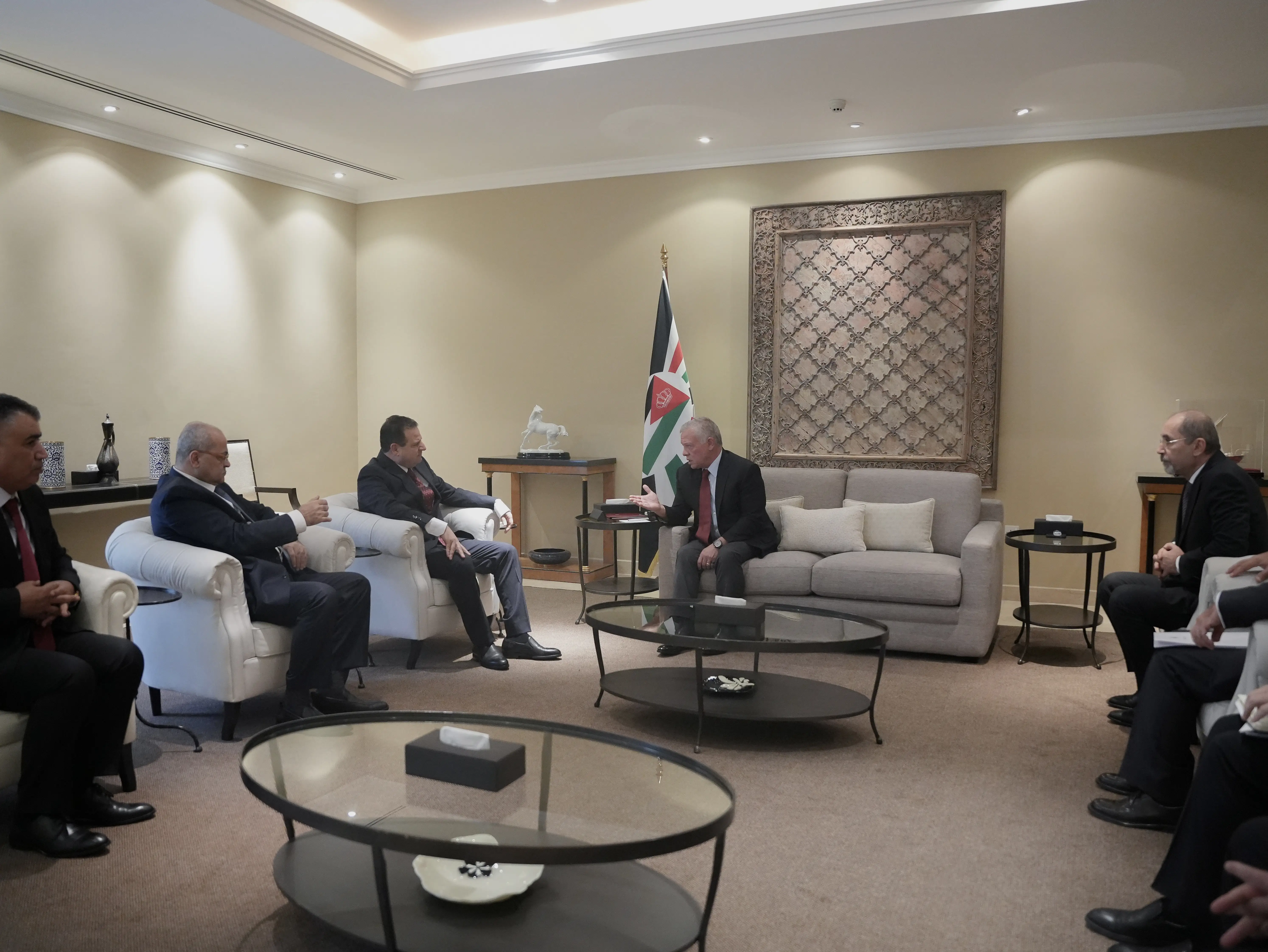 الملك يلتقي وفد قائمة الجبهة الديمقراطية والعربية للتغيير في الكنيست