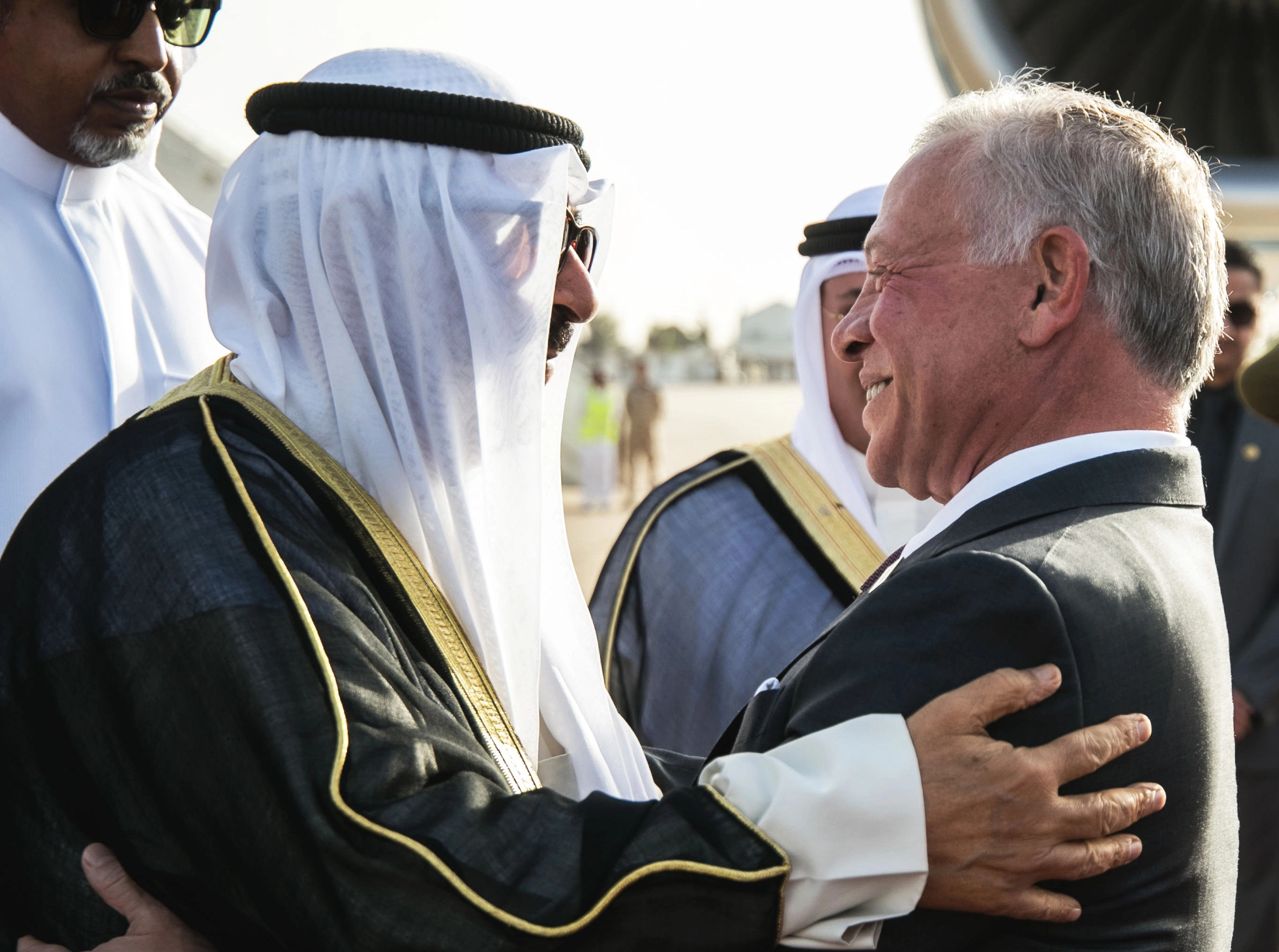King, Crown Prince receive Kuwait emir at Marka Airport
