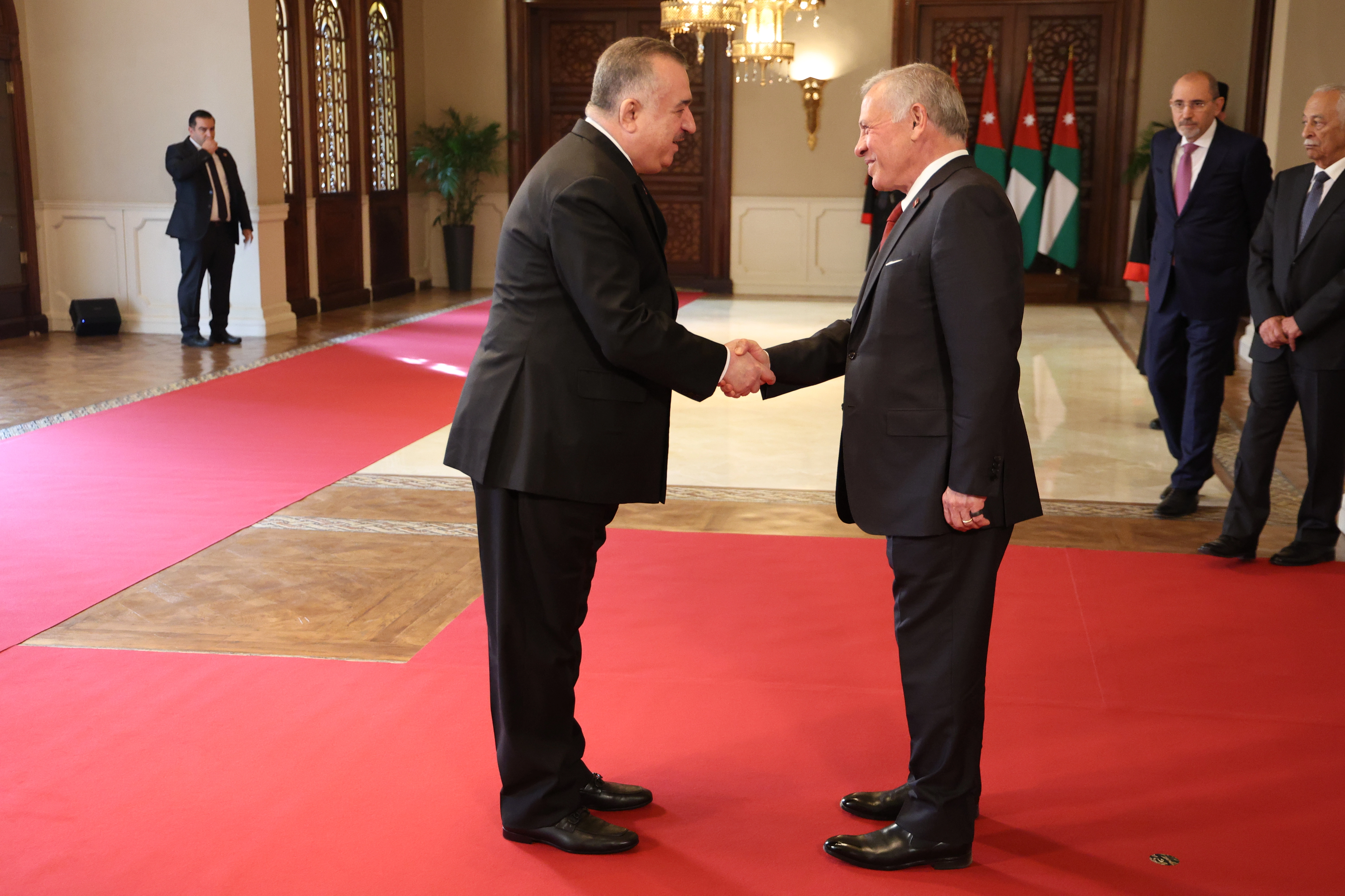 King accepts credentials of new ambassadors