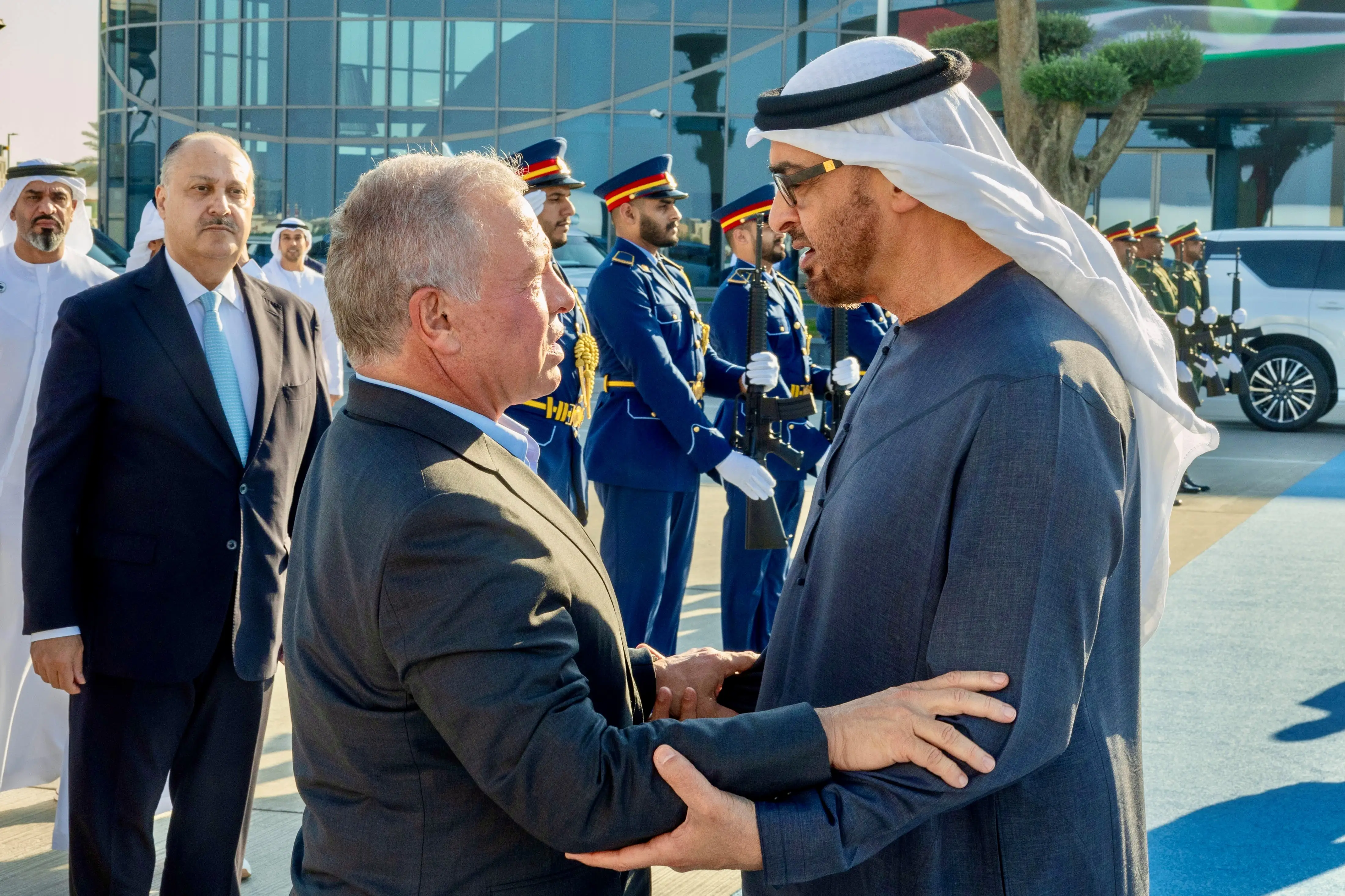 King, UAE president hold meeting in Abu Dhabi