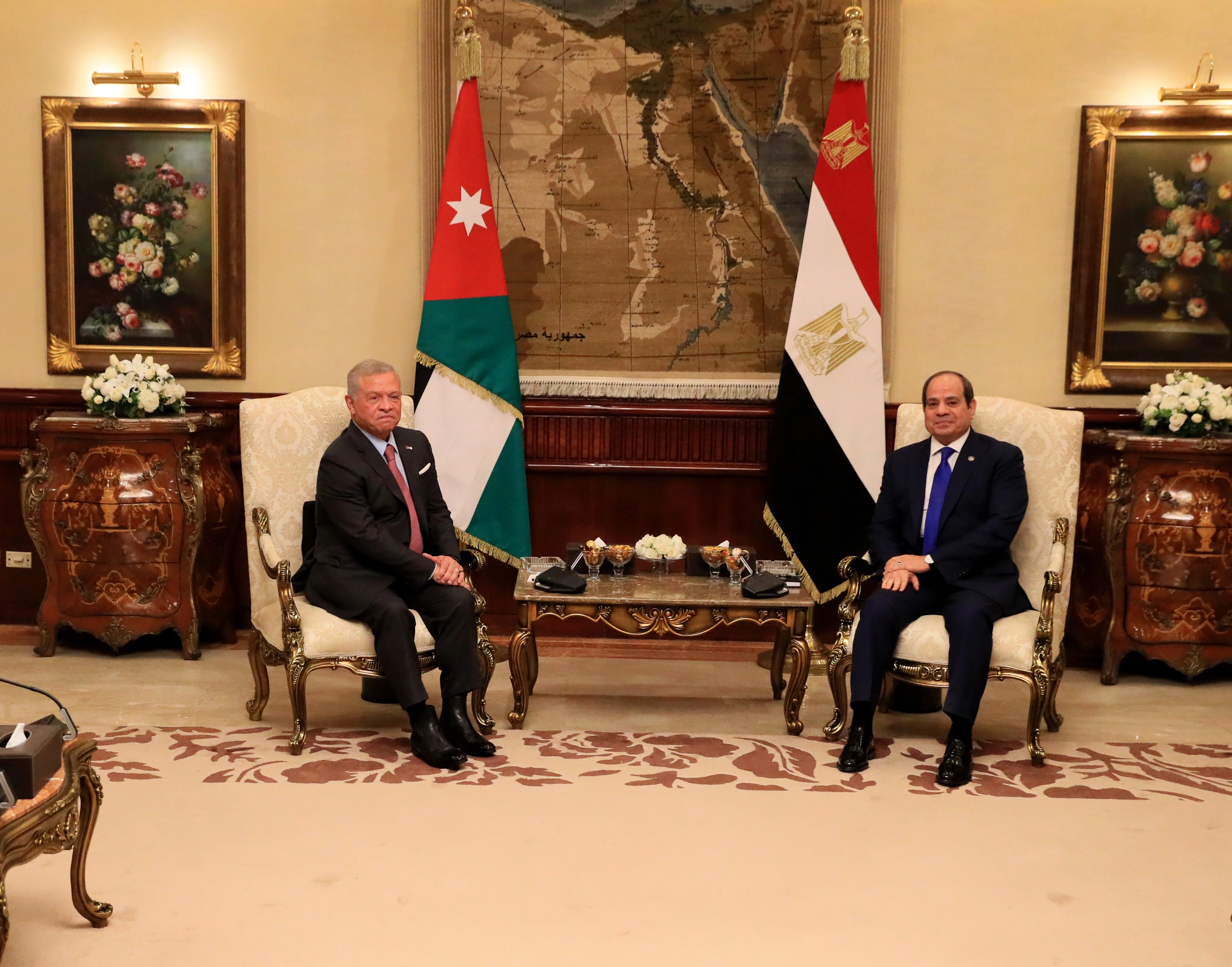 King, Egypt president renew call for ending war on Gaza, reaffirm solidarity with Lebanon