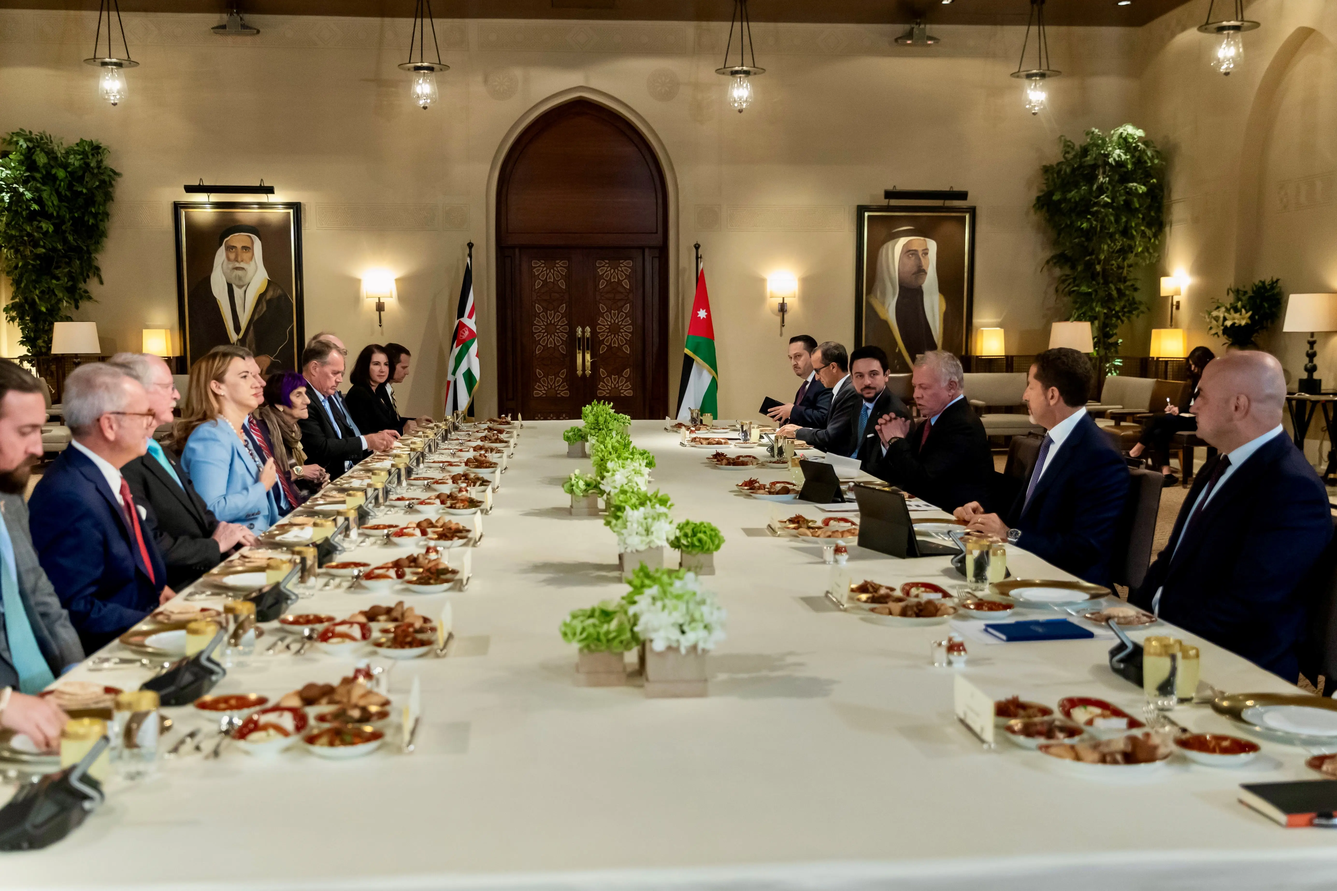 King urges ending all extremist Israeli hostilities against Palestinians