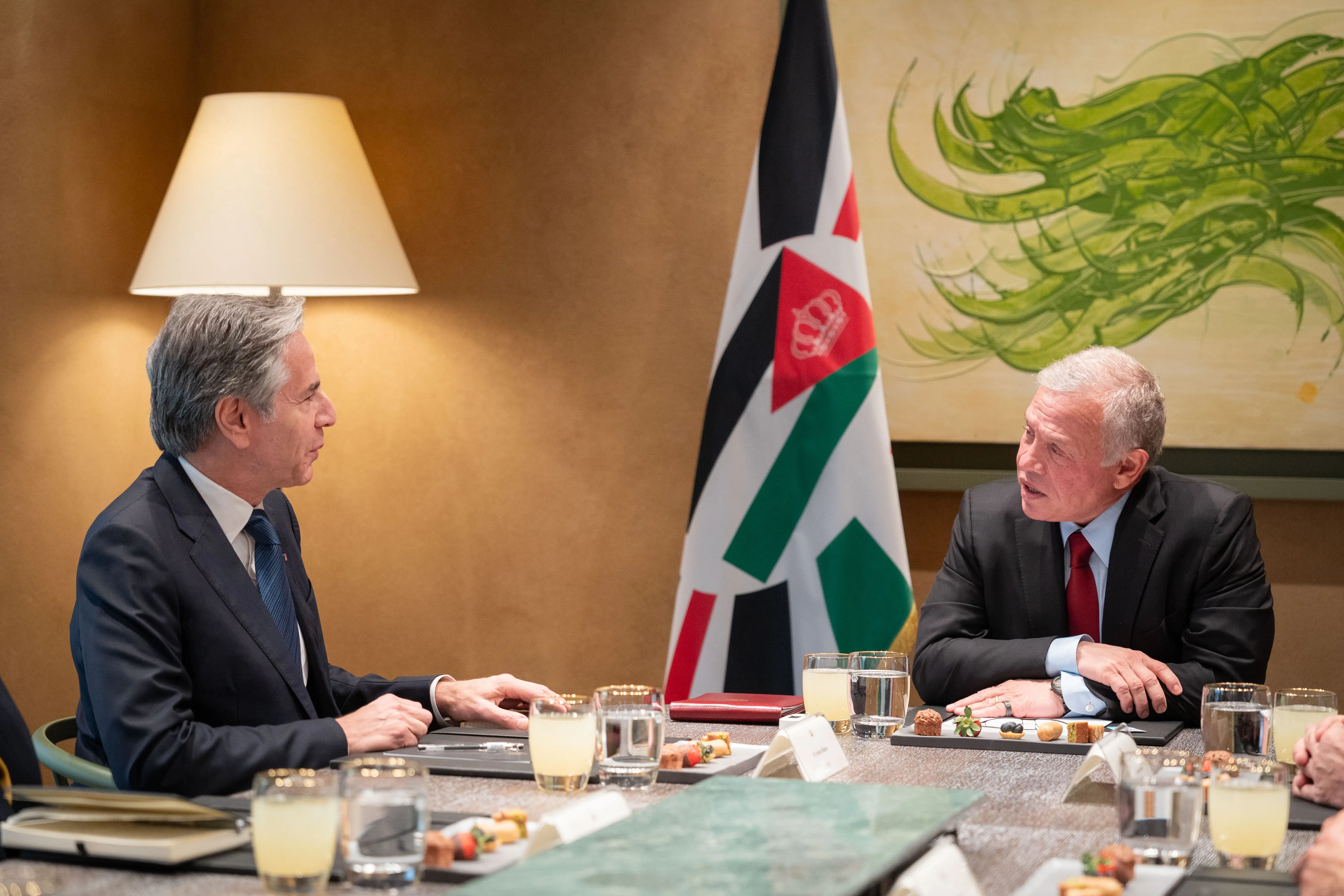 King tells Blinken ending war on Gaza first step to reach comprehensive calm