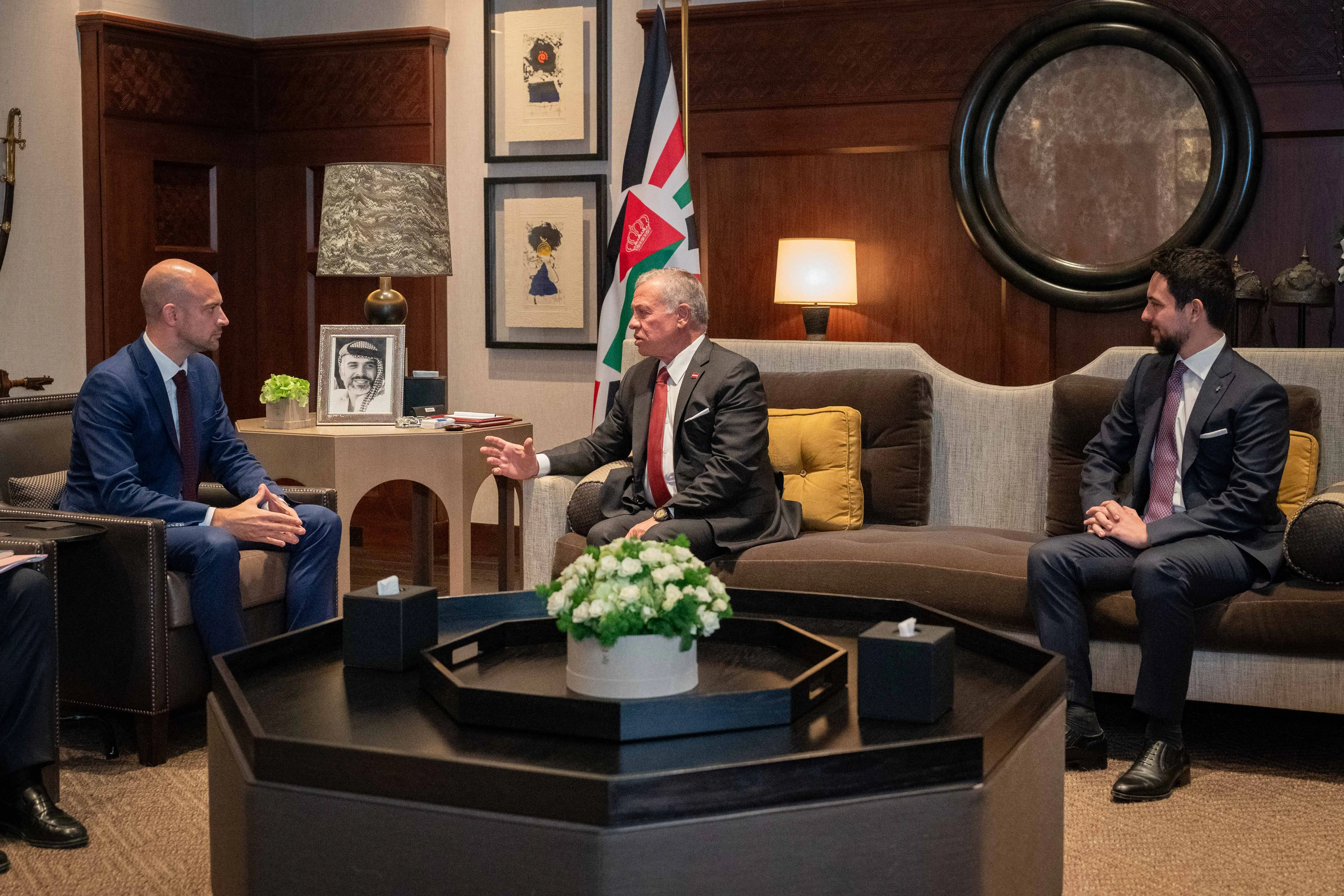 King receives French minister for Europe and foreign affairs
