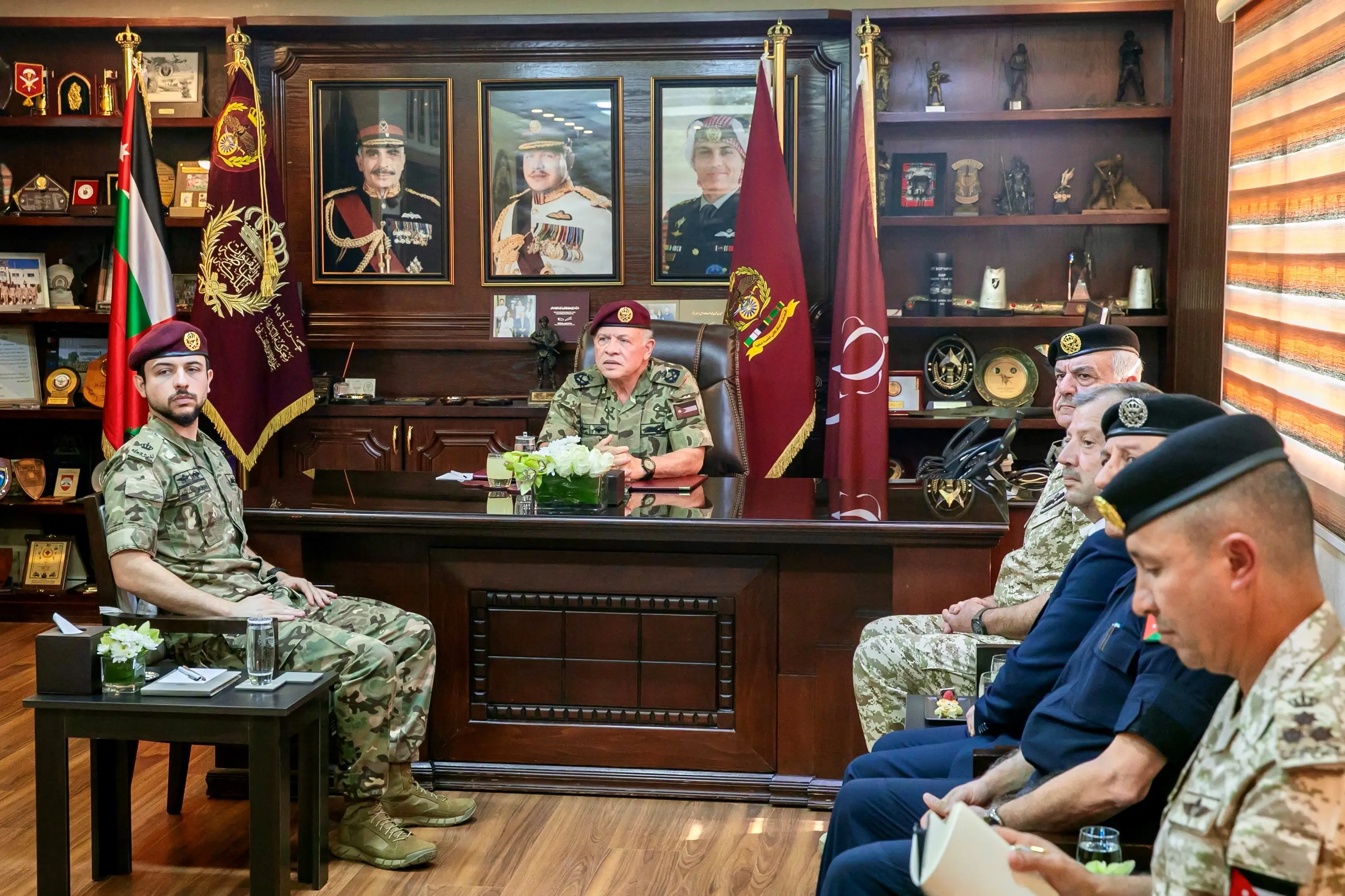 King visits Special Forces command