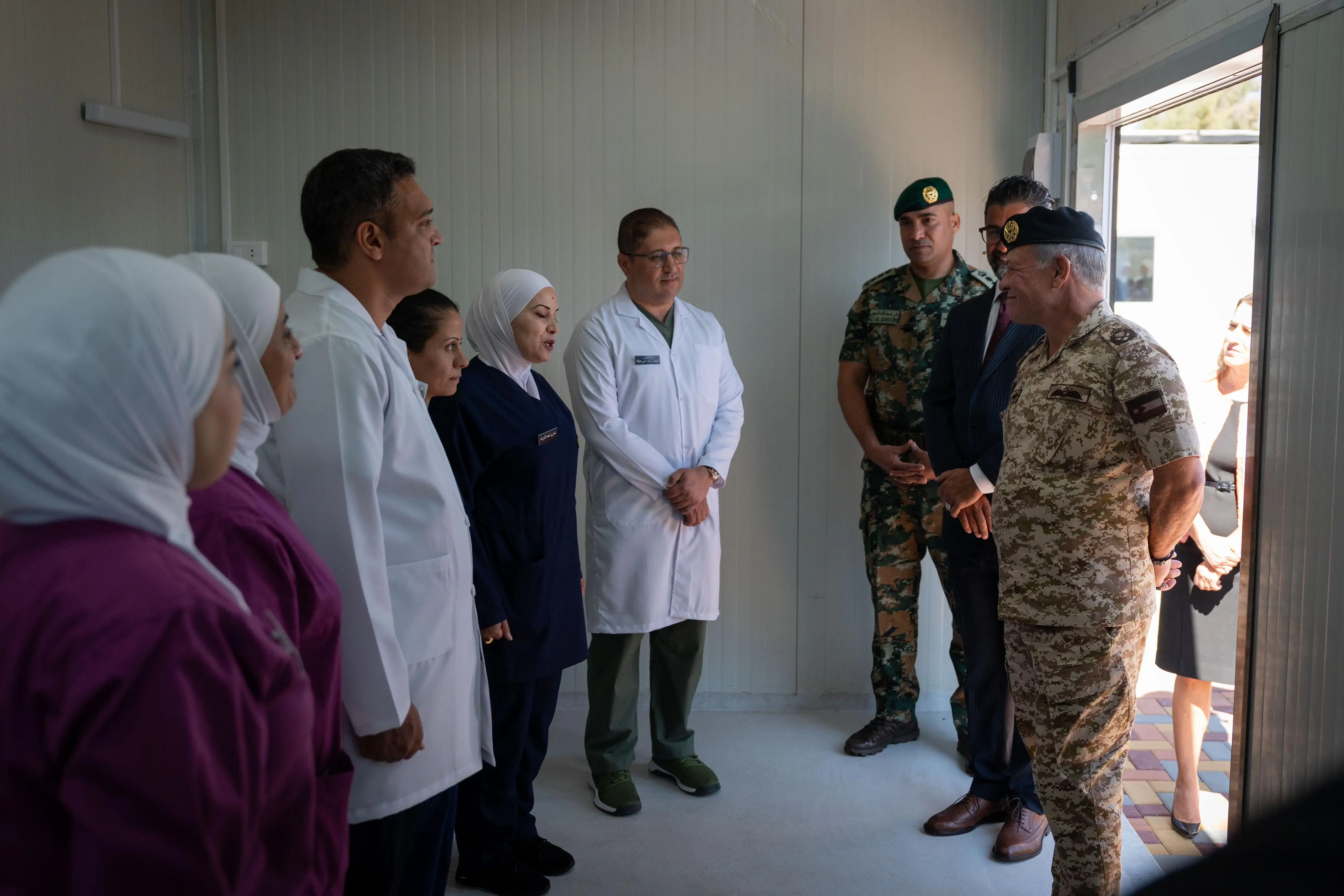 King briefed on progress of Jordanian field hospital for obstetrics, neonatal care to be dispatched to Gaza