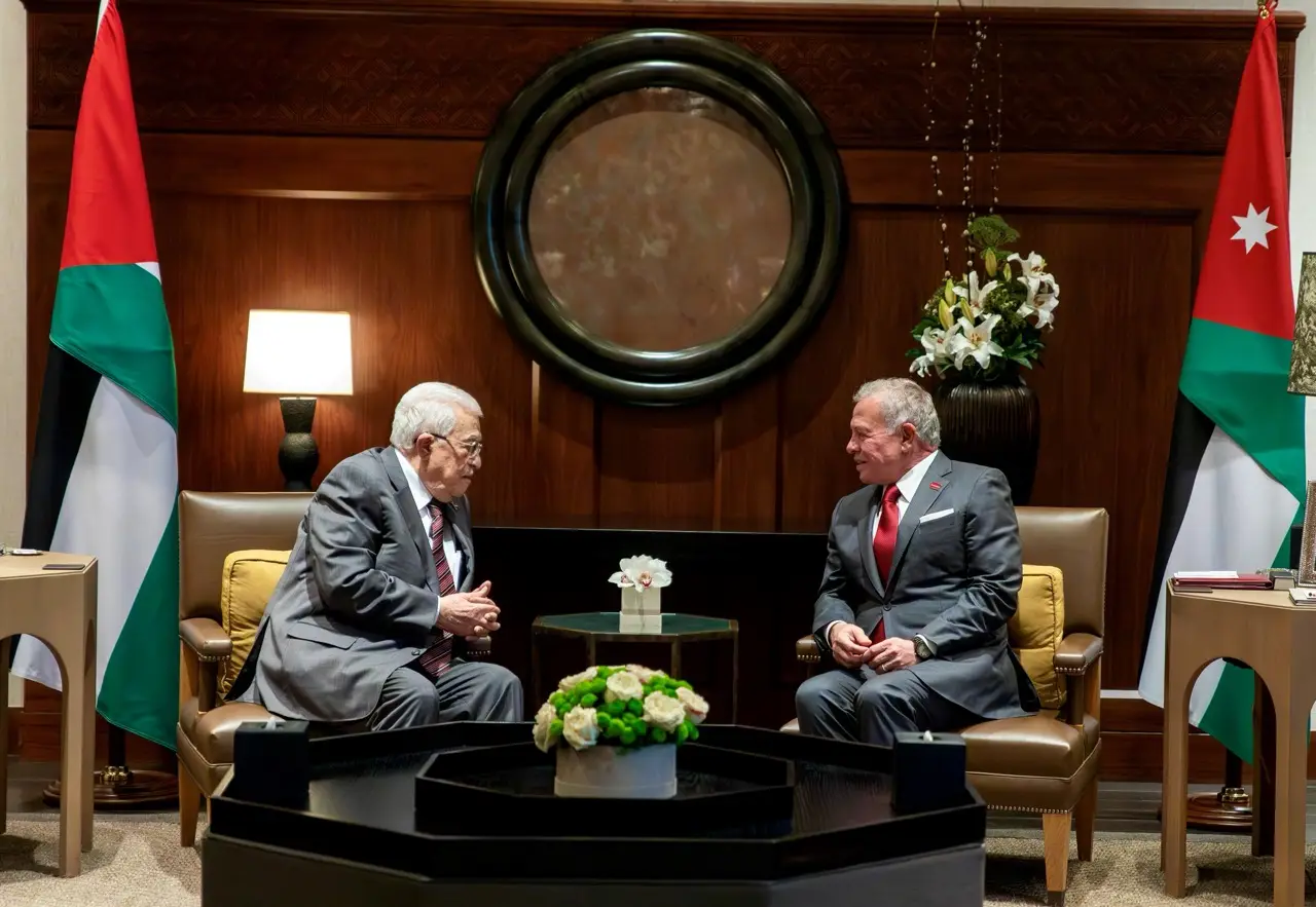 King receives President Abbas, reiterates Jordan’s unwavering support for Palestinians