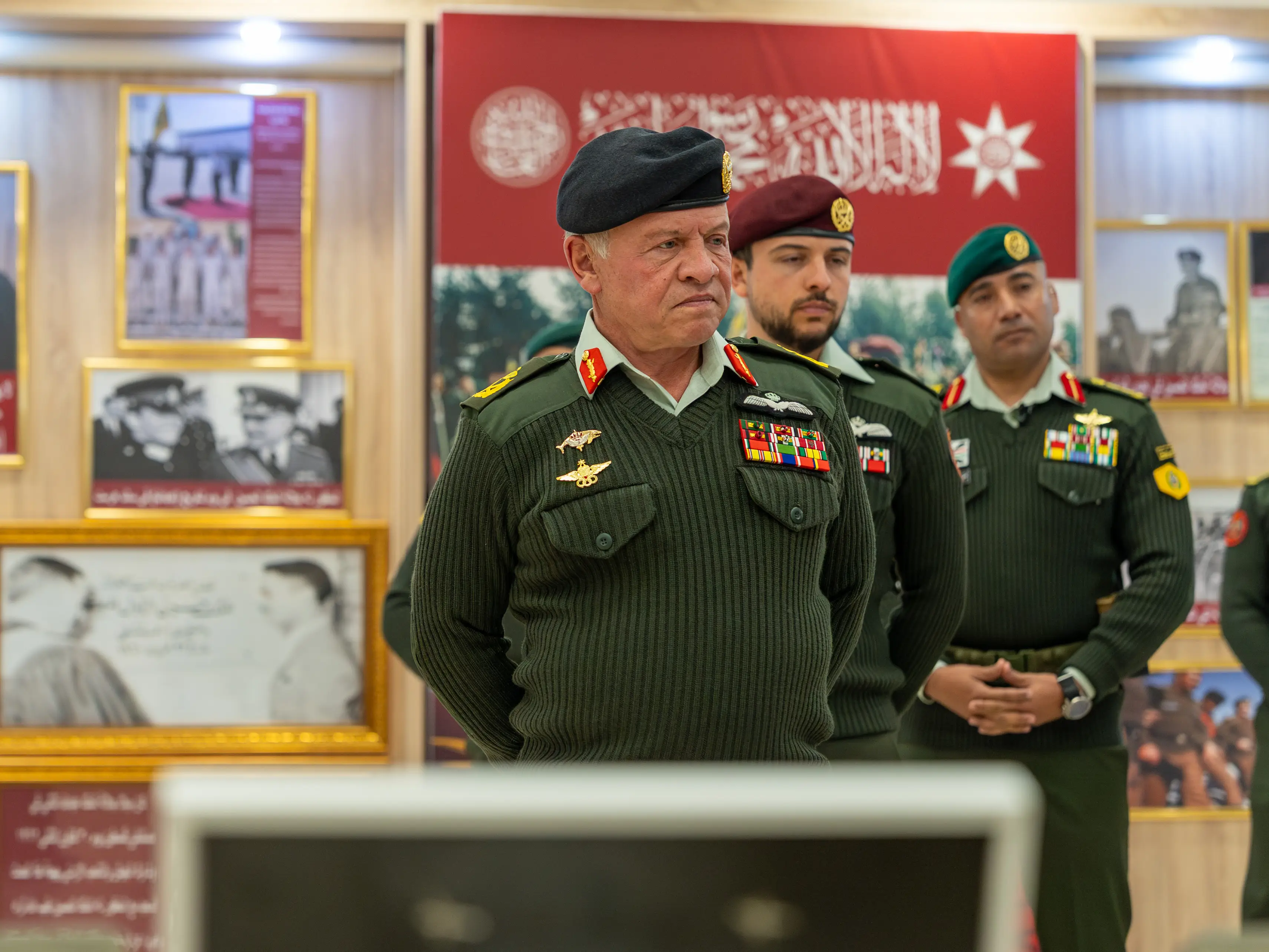 King attends iftar hosted at army command, inaugurates Military Documentation Centre